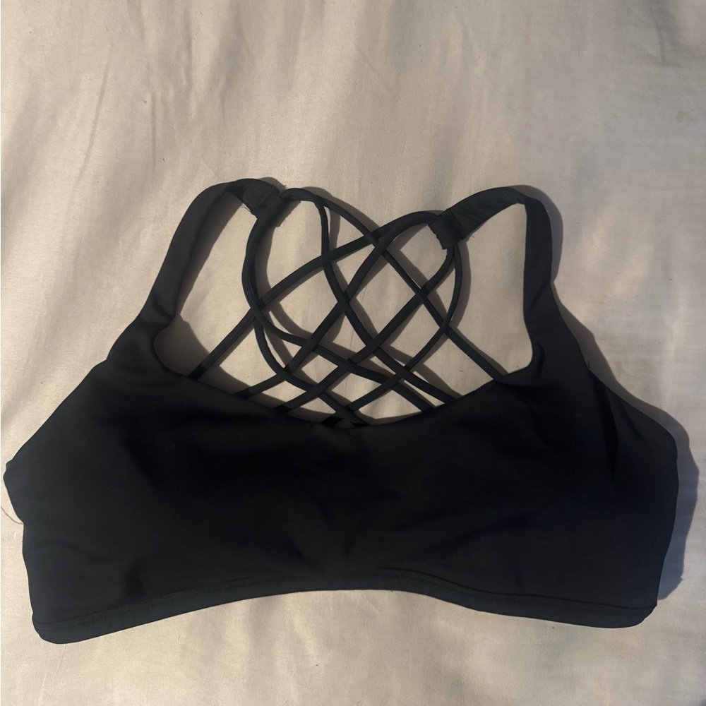 Elegant Black Strappy Sports Bra